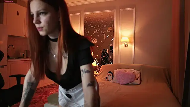  alice meyss  online show from January 15, 11:30 pm