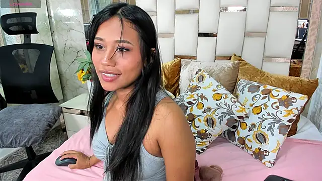 thalia nichols online show from April 28, 4:28 am