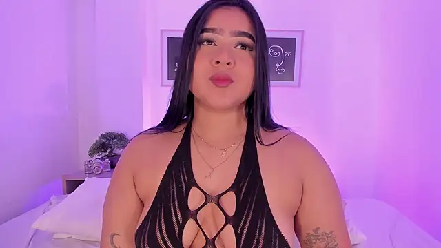 alejandrarojas  online show from April 20, 1:03 pm
