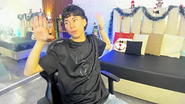 kaelwolf tay online show from December 20, 7:32 pm