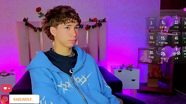 kaelwolf tay online show from April 22, 11:34 am