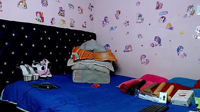 ShantalTsFox online show from February 10, 2:15 am