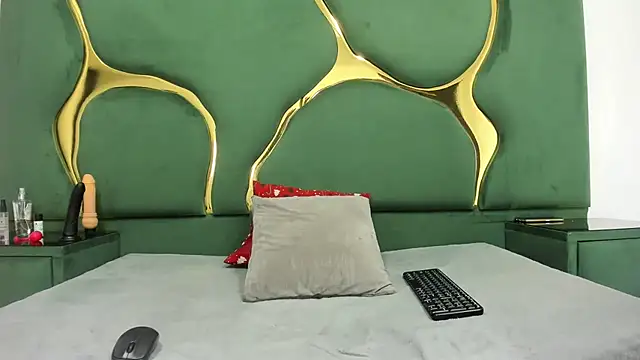 RoxanneBloom online show from March 14, 4:07 am