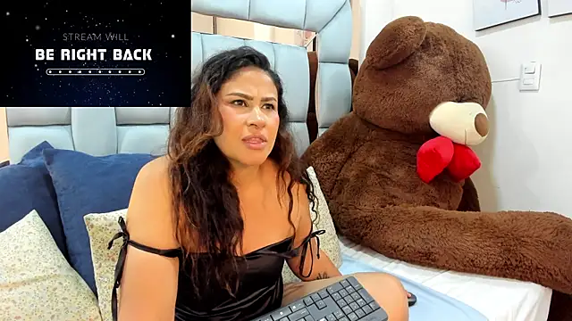 Snapshot of lissaharris chatting on December 2, 1:44 am lissaharris online show from December 2, 1:44 am