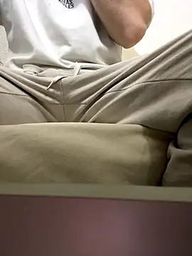 Snapshot of Daisuke_01 chatting on December 4, 4:22 am Daisuke 01 online show from December 4, 4:22 am