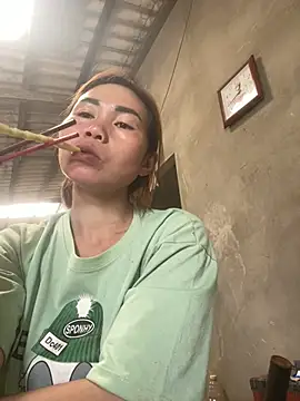 meganmeo online show from April 13, 5:46 am