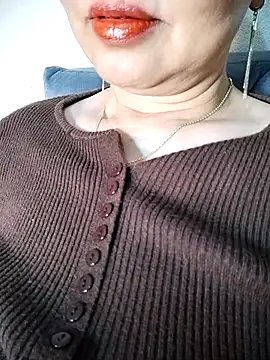 Snapshot of LisantLy chatting on November 25, 3:12 pm LisantLy online show from November 25, 3:12 pm