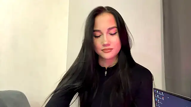 Snapshot of Beautyofnlka chatting on November 25, 1:00 pm Beautyofnlka online show from November 25, 1:00 pm