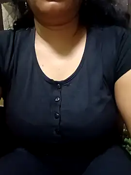 Snapshot of priyakutty1431 chatting on December 3, 7:49 am priyakutty1431 online show from December 3, 7:49 am