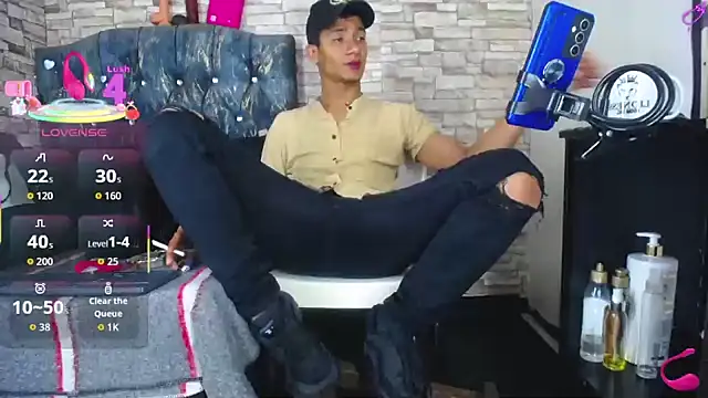 Snapshot of stefanodj chatting on December 5, 4:54 am stefanodj online show from December 5, 4:54 am