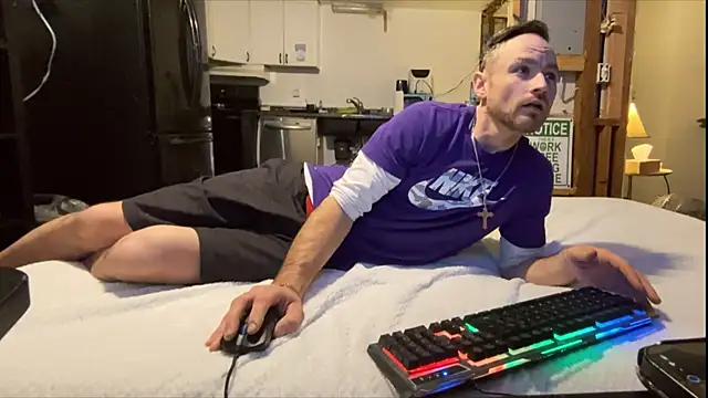 famous1tad online show from November 29, 2:09 pm