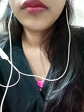 Snapshot of simmi02 chatting on December 1, 7:41 pm simmi02 online show from December 1, 7:41 pm