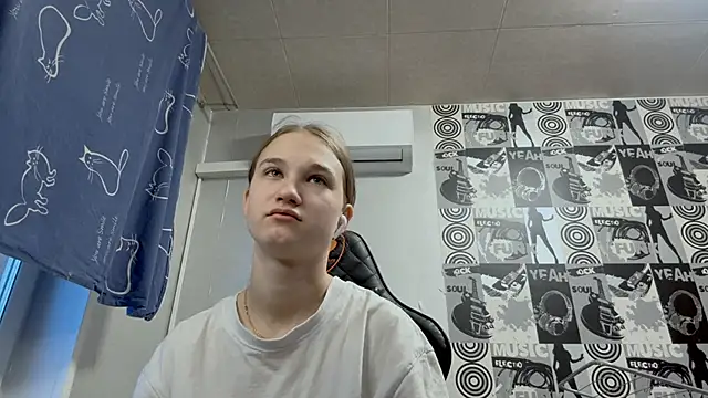 helgicuteness online show from December 21, 7:15 am