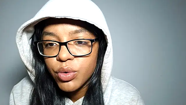 Snapshot of xoeewinters chatting on December 5, 12:47 pm xoeewinters online show from December 5, 12:47 pm