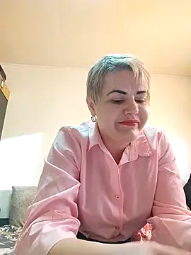 LushLoveee online show from March 3, 2:45 pm