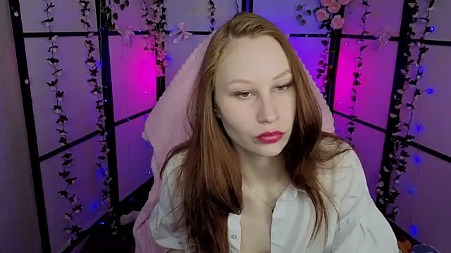 Snapshot of JoanFlare chatting on December 2, 12:32 pm JoanFlare online show from December 2, 12:32 pm