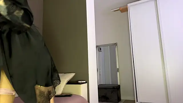 Snapshot of stellaqt chatting on November 29, 1:25 pm stellaqt online show from November 29, 1:25 pm