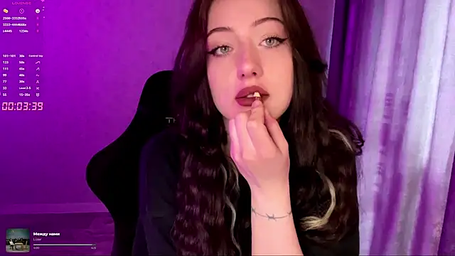 Meowluly online show from May 6, 9:09 pm