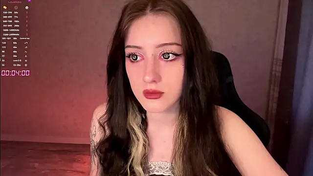 Meowluly online show from May 12, 9:34 pm