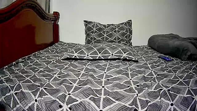 HouseOfHeat online show from February 6, 4:10 pm