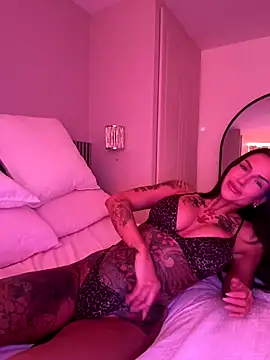 NikkiFoxx 13 online show from December 19, 9:38 am