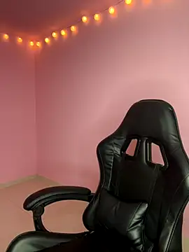 Snapshot of Davne_ chatting on November 30, 9:08 pm Davne online show from November 30, 9:08 pm