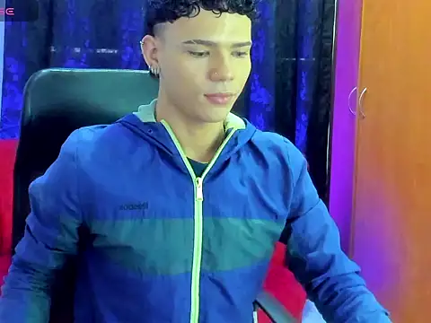 Snapshot of secret_justin7 chatting on November 27, 11:56 am secret justin7 online show from November 27, 11:56 am