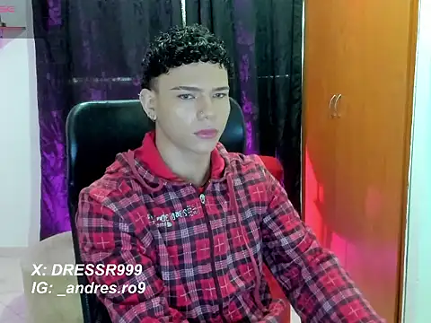 Snapshot of secret_justin7 chatting on December 3, 12:14 pm secret justin7 online show from December 3, 12:14 pm