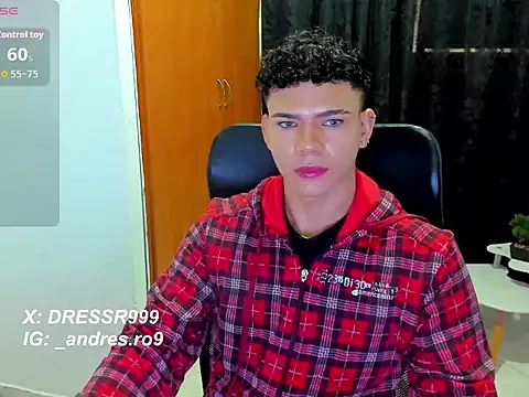 Snapshot of secret_justin7 chatting on February 6, 12:52 pm secret justin7 online show from February 6, 12:52 pm