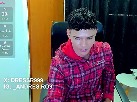 Snapshot of secret_justin7 chatting on February 10, 12:09 pm secret justin7 online show from February 10, 12:09 pm