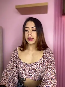 MaddieHunter online show from November 27, 1:13 pm