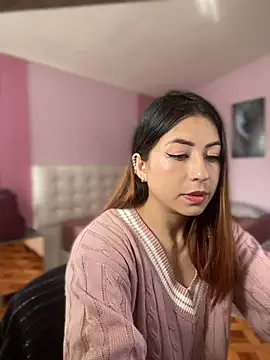 MaddieHunter online show from December 18, 1:17 pm