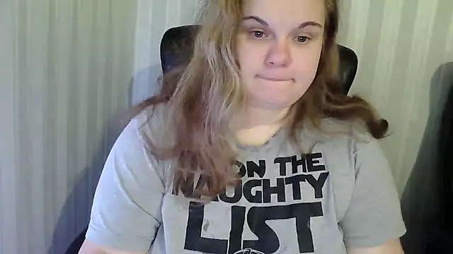 Snapshot of HarmonyKareraa chatting on December 3, 7:27 am HarmonyKareraa online show from December 3, 7:27 am