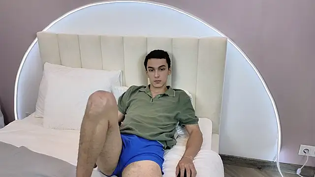 Snapshot of MoonlinSkinn chatting on November 24, 8:03 am MoonlinSkinn online show from November 24, 8:03 am