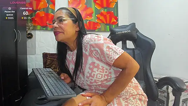 Miss clarepocahose online show from April 8, 1:49 am