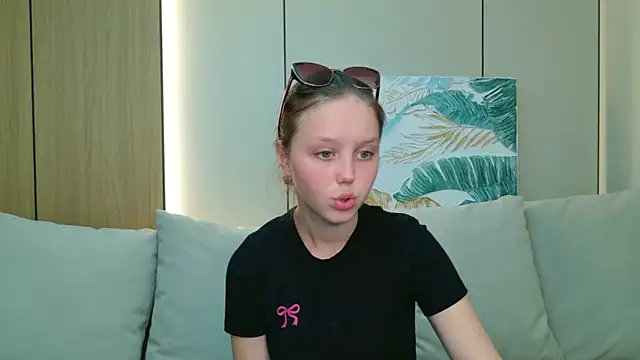 Samantha Martines online show from February 14, 4:15 pm