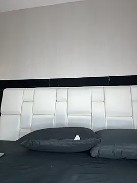 Celeste Valencia  online show from April 23, 4:35 am