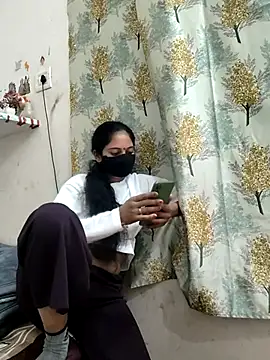 Snapshot of Siya499 chatting on November 25, 7:19 am Siya499 online show from November 25, 7:19 am