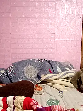 Snapshot of Lily-ross22 chatting on December 1, 11:21 pm Lily-ross22 online show from December 1, 11:21 pm