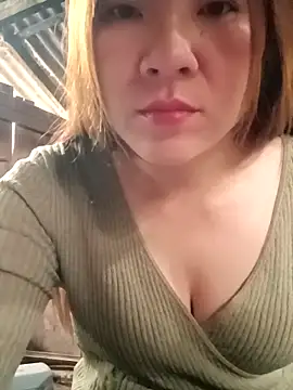 Snapshot of Lily-ross22 chatting on December 3, 4:20 am Lily-ross22 online show from December 3, 4:20 am