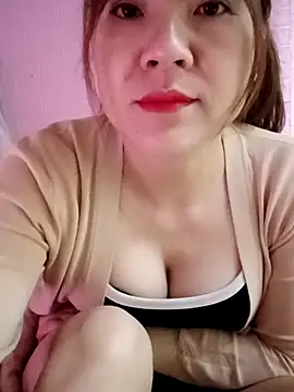 Lily-ross22 online show from February 6, 3:33 am