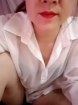 Lily-ross22 online show from April 19, 4:39 pm