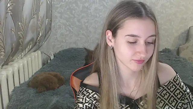 Snapshot of Ave_Costly chatting on December 4, 12:25 pm Ave Costly online show from December 4, 12:25 pm