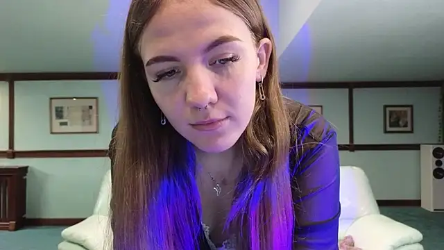 KiraRustle online show from December 19, 2:29 am