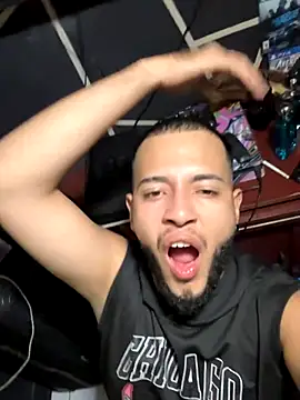 Snapshot of tratosucio chatting on December 22, 5:15 am tratosucio online show from December 22, 5:15 am