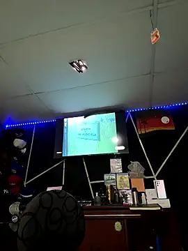 Snapshot of tratosucio chatting on January 8, 6:26 am tratosucio online show from January 8, 6:26 am