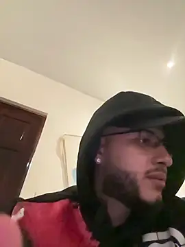 Snapshot of tratosucio chatting on February 2, 3:05 am tratosucio online show from February 2, 3:05 am