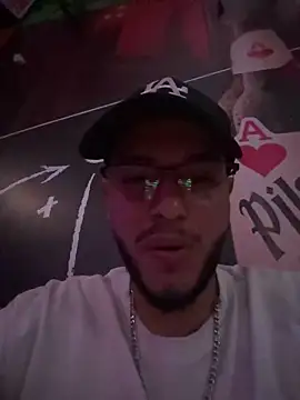 Snapshot of tratosucio chatting on February 16, 6:42 am tratosucio online show from February 16, 6:42 am