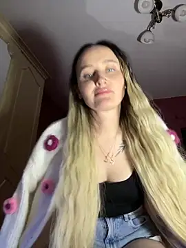 TomilaSi online show from December 3, 8:18 pm