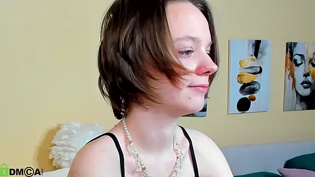 Olivia Riesz online show from May 10, 12:49 am
